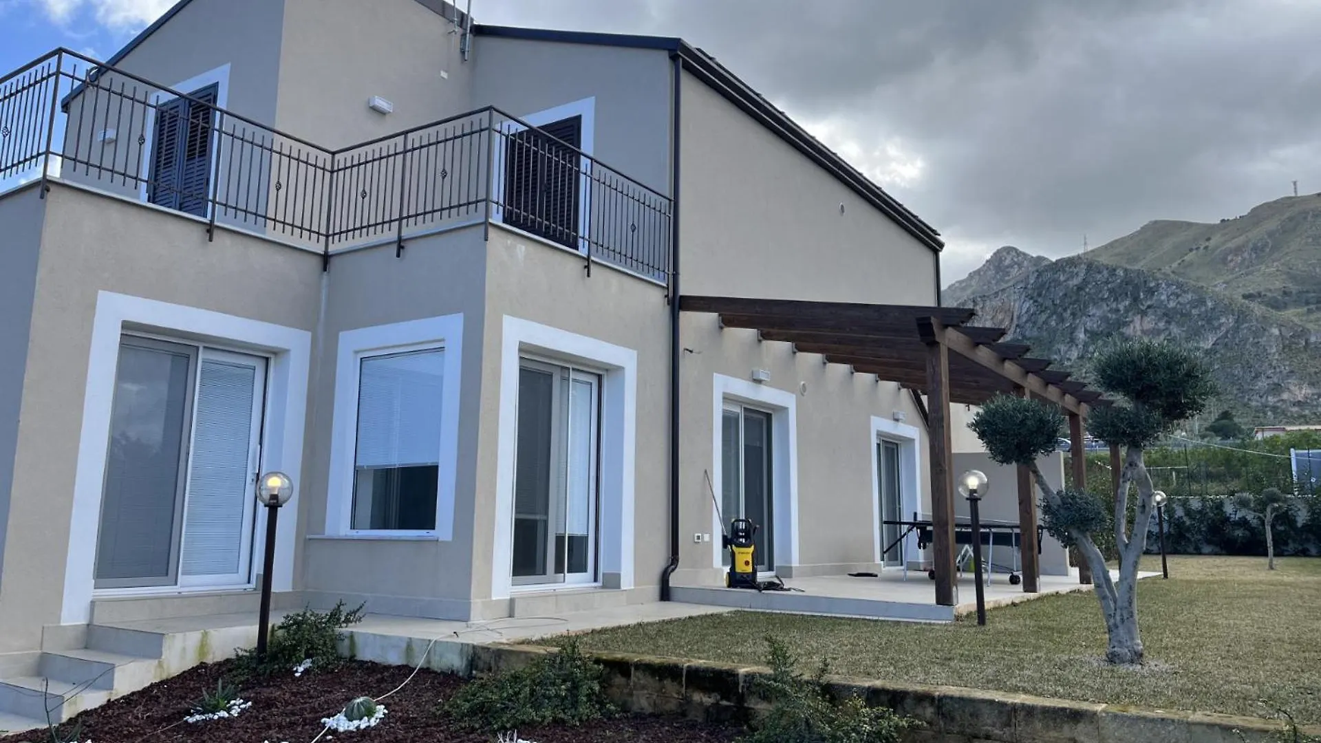 Villa Simo Altavilla Milicia Appartement